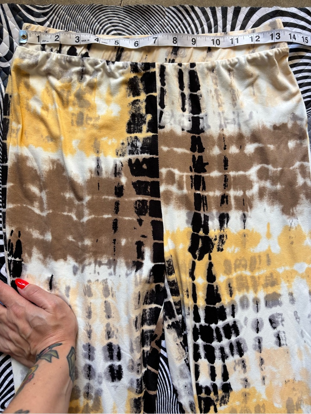 Tie-Dye Flared Pants in Yellow, Brown & Black - Picture 4 of 6